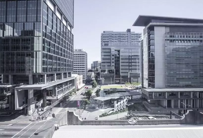 Отель George Williams