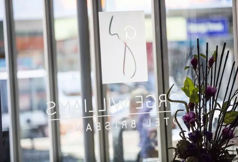 Отель George Williams