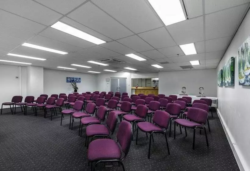 Отель George Williams