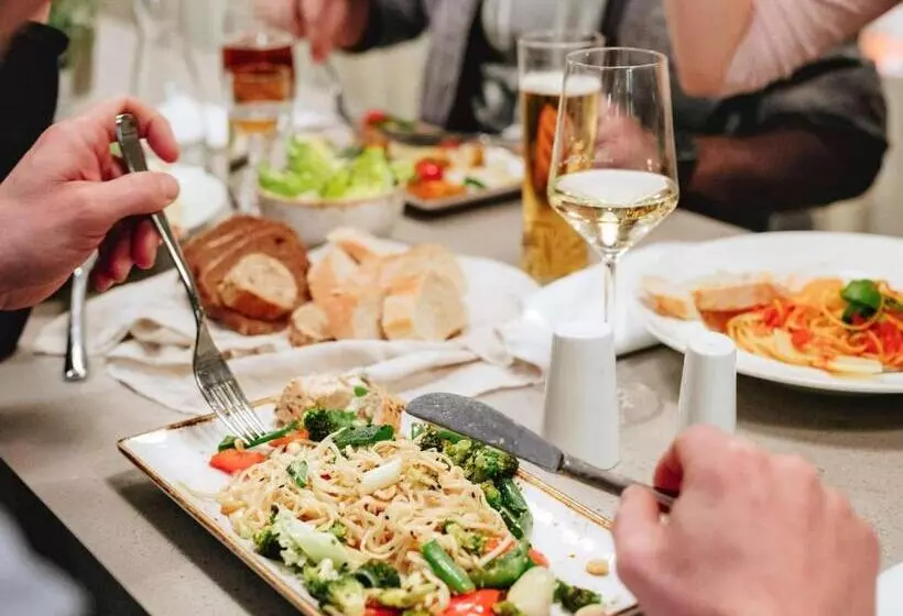 Отель Ibis Köln Messe