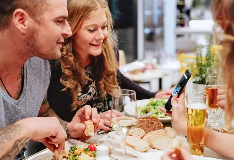 Отель Ibis Köln Messe