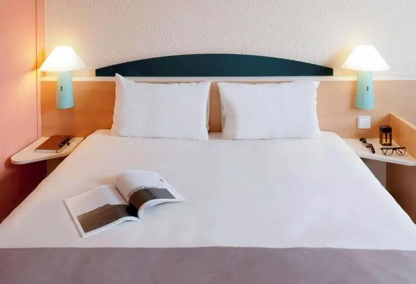 Отель Ibis Köln Messe