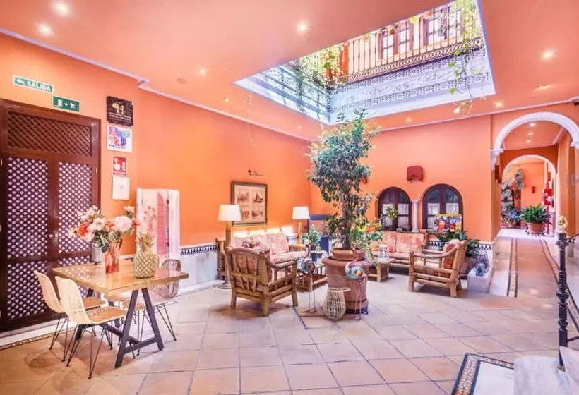 هتل Patio De La Alameda