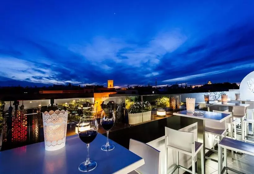 هتل Patio De La Alameda