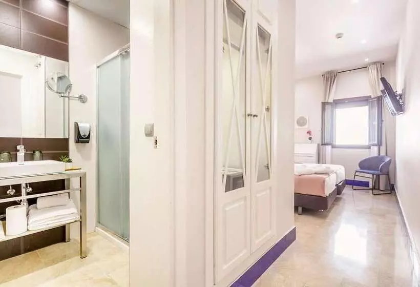 هتل Patio De La Alameda