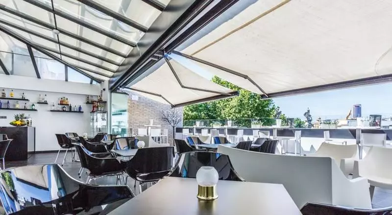 هتل Patio De La Alameda