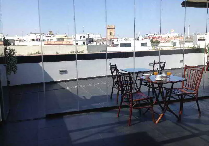 هتل Patio De La Alameda