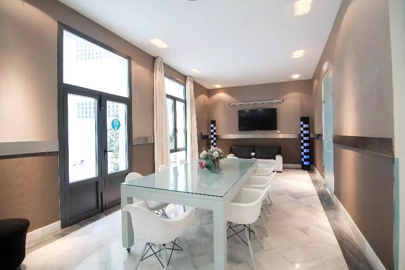 هتل Petit Palace Marques Santa Ana