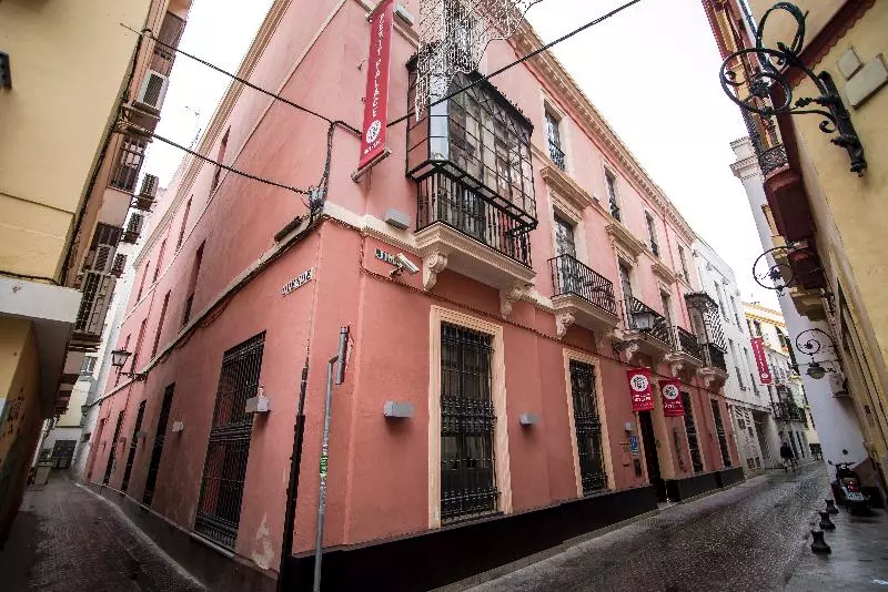 هتل Petit Palace Marques Santa Ana