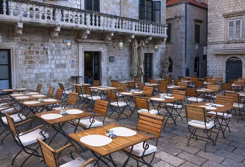 فندق The Pucic Palace