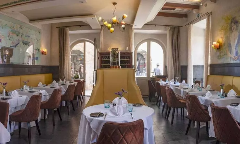 فندق The Pucic Palace