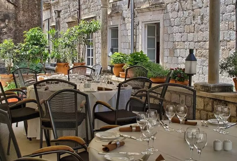 فندق The Pucic Palace