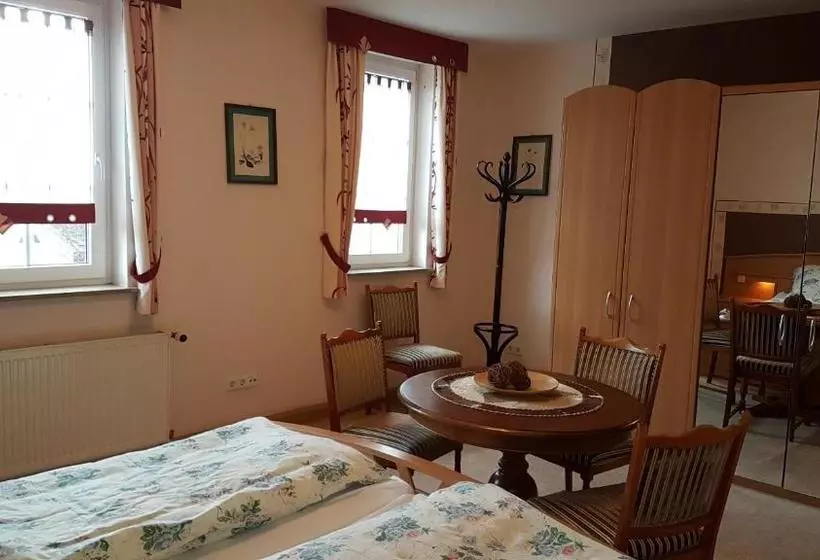 Retkeilymaja Landgasthof Zur Linde