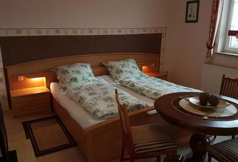 Retkeilymaja Landgasthof Zur Linde