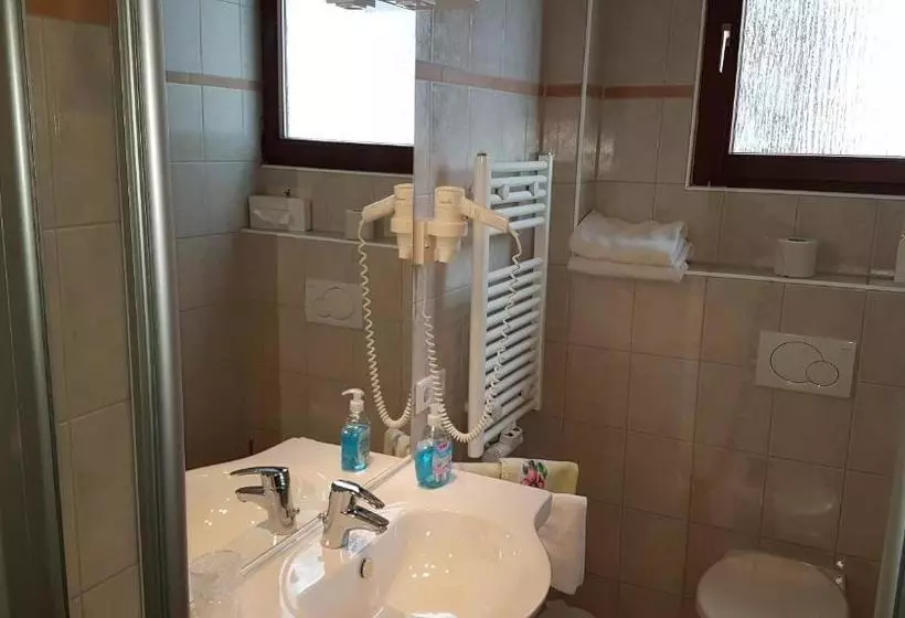 Retkeilymaja Landgasthof Zur Linde