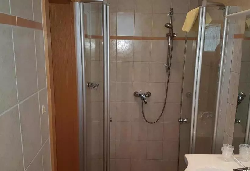 Retkeilymaja Landgasthof Zur Linde