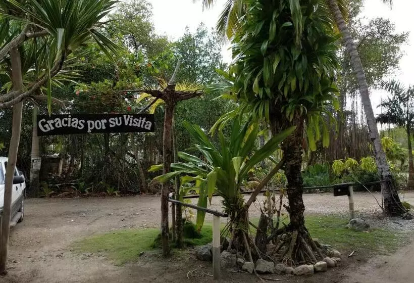 Retkeilymaja Playa Paraiso En Magante