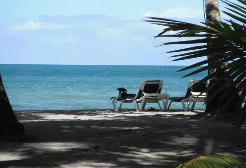 Retkeilymaja Playa Paraiso En Magante