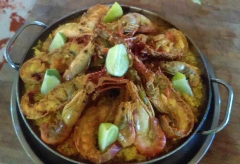 Retkeilymaja Playa Paraiso En Magante