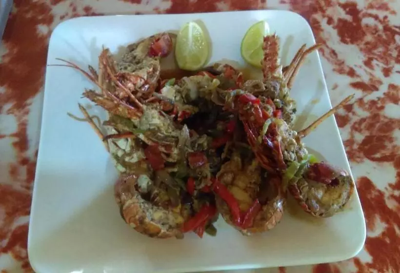 Retkeilymaja Playa Paraiso En Magante