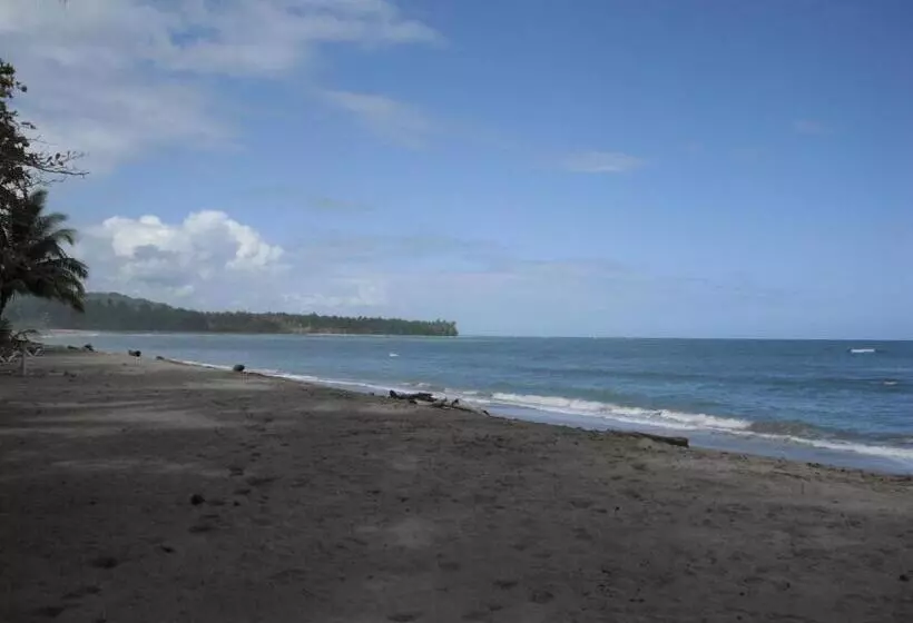 Retkeilymaja Playa Paraiso En Magante