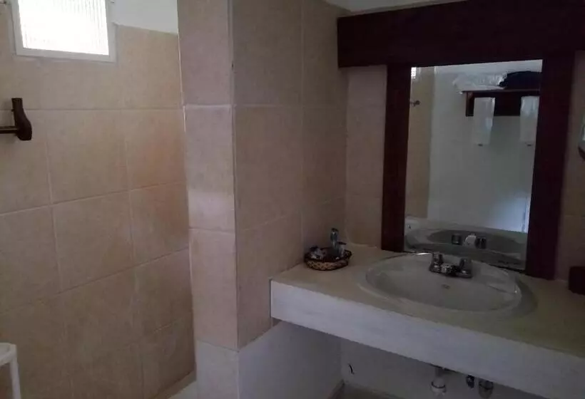 Retkeilymaja Playa Paraiso En Magante