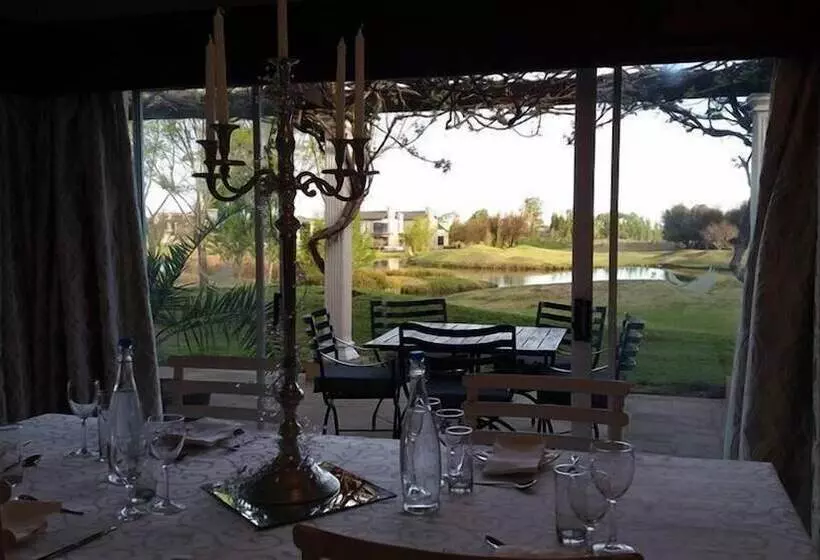 Aamiaismajoitus (B&B) Cygnature Boutique Lodge