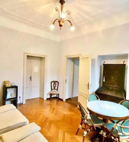 Aamiaismajoitus (B&B) La Villa Del Lago