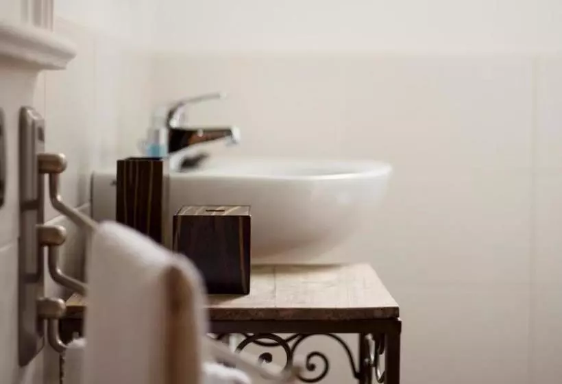 ベッドアンドブレックファースト Le Rondini