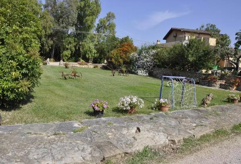 هتل Agriturismo Sechi