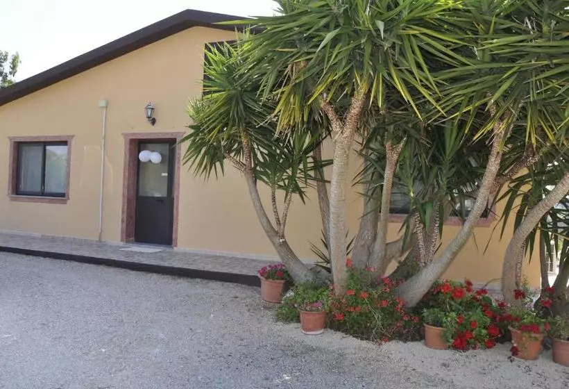 هتل Agriturismo Sechi
