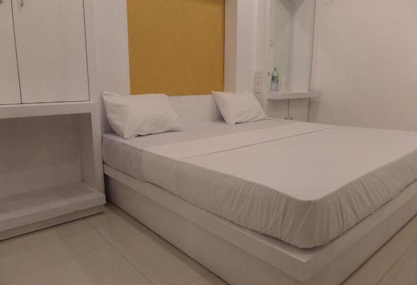 Отель Bright Bravo