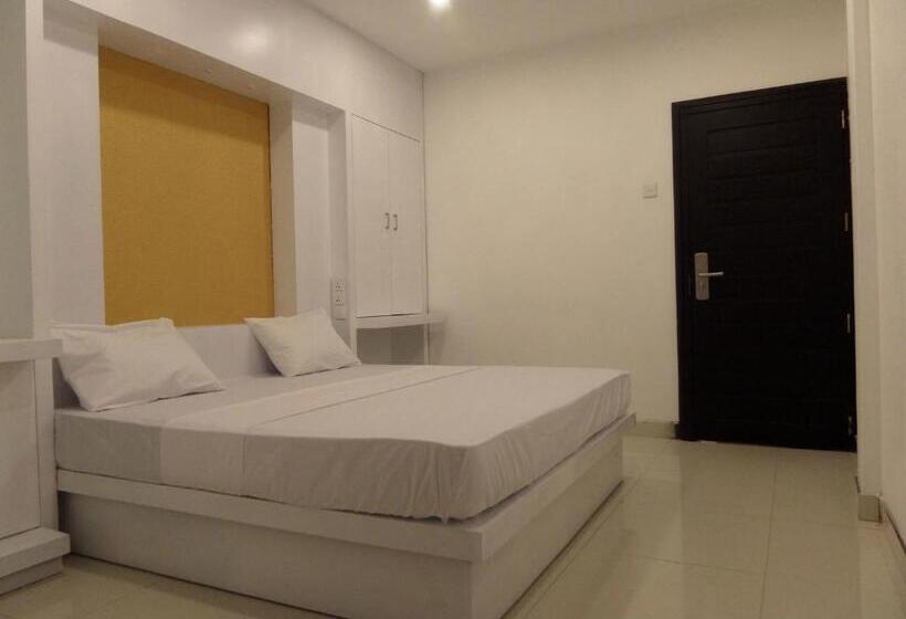 Отель Bright Bravo