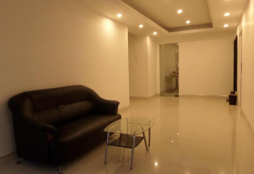 Отель Bright Bravo