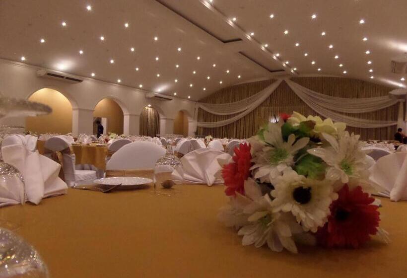 Отель Bright Bravo