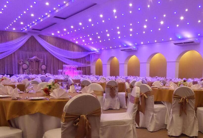 Отель Bright Bravo