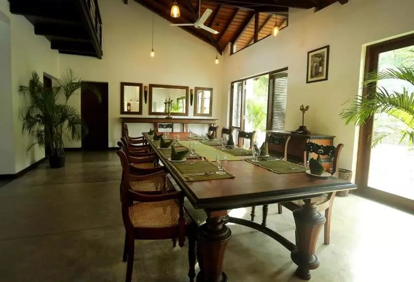 ホテル Leaf Watagala