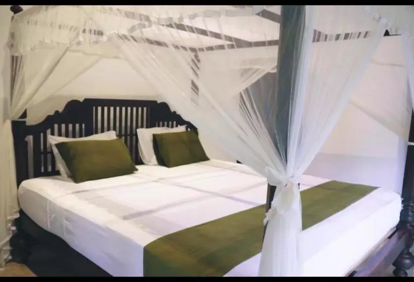 ホテル Leaf Watagala