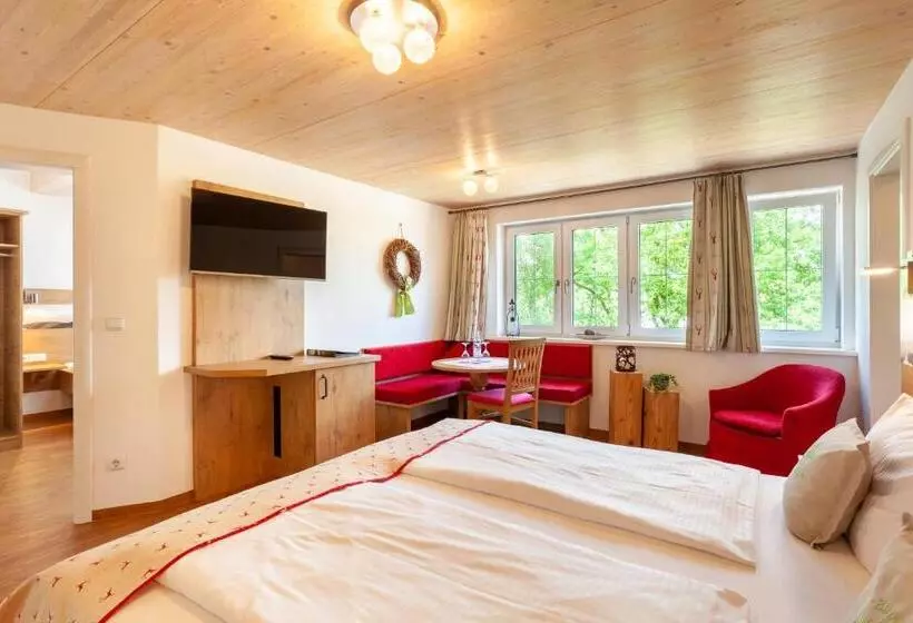 Hotelli Lustiger Hirsch