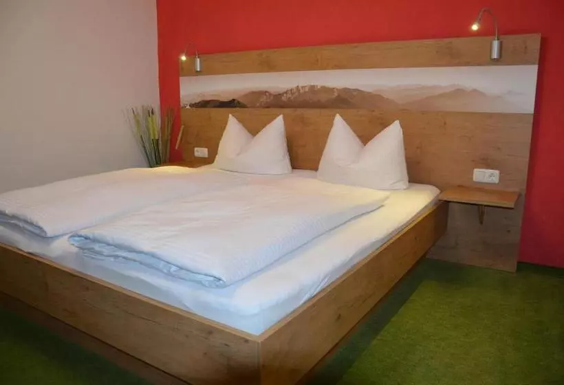 Hotelli Lustiger Hirsch