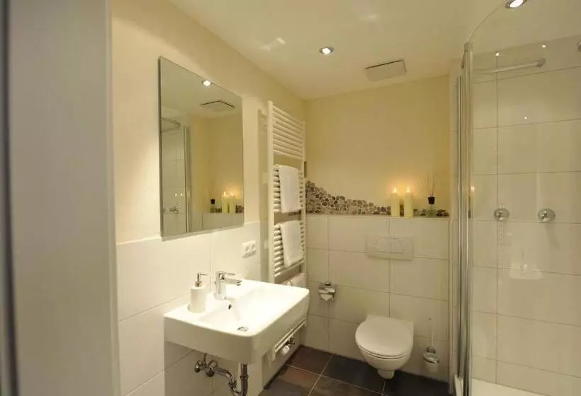 Hotelli Lustiger Hirsch