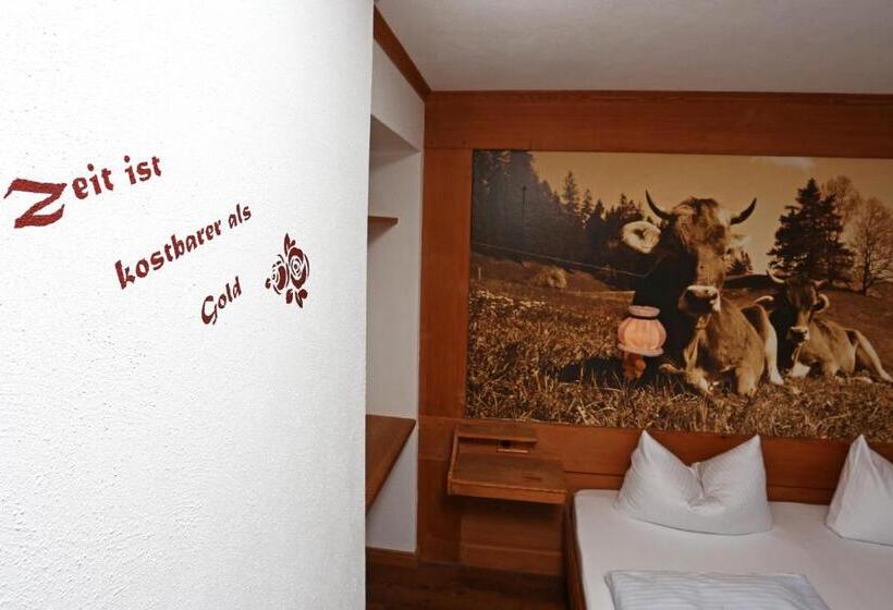 فندق Lustiger Hirsch