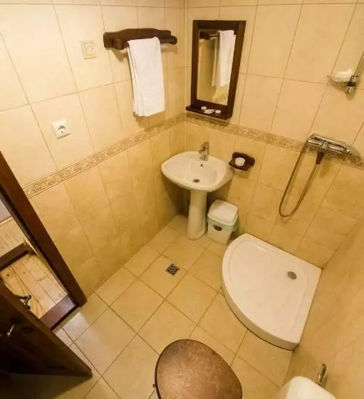 هتل Pensiunea Dealul Cu Melci