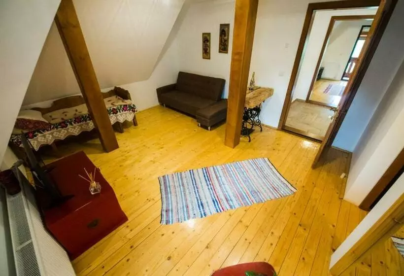 هتل Pensiunea Dealul Cu Melci