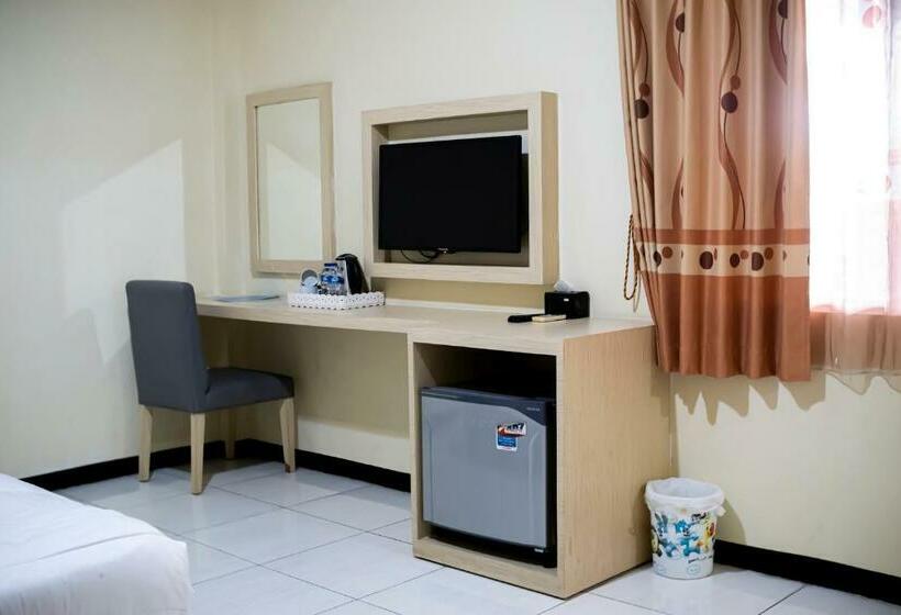 Hotel Permata Inn Slawi