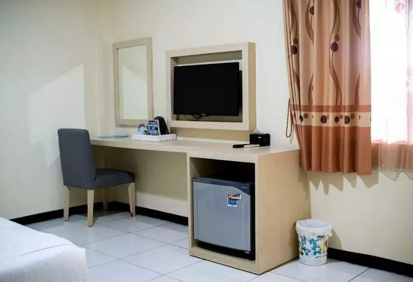 ホテル Permata Inn Slawi