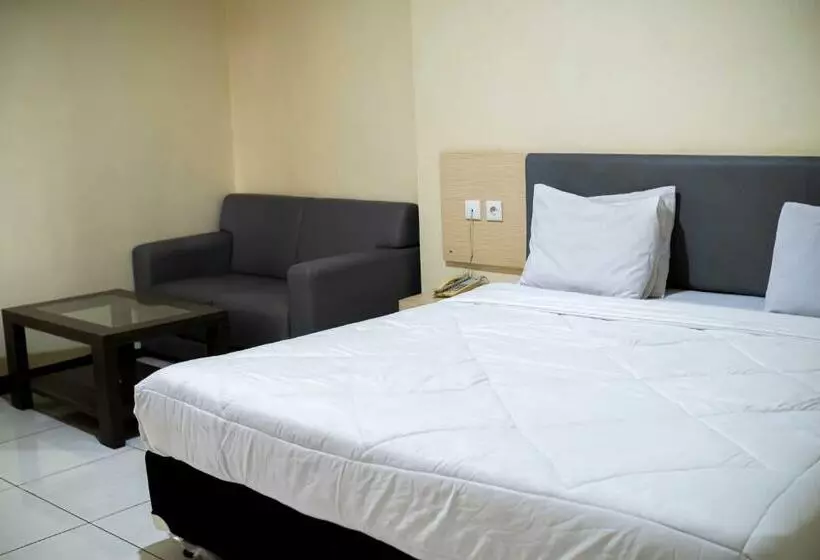 ホテル Permata Inn Slawi