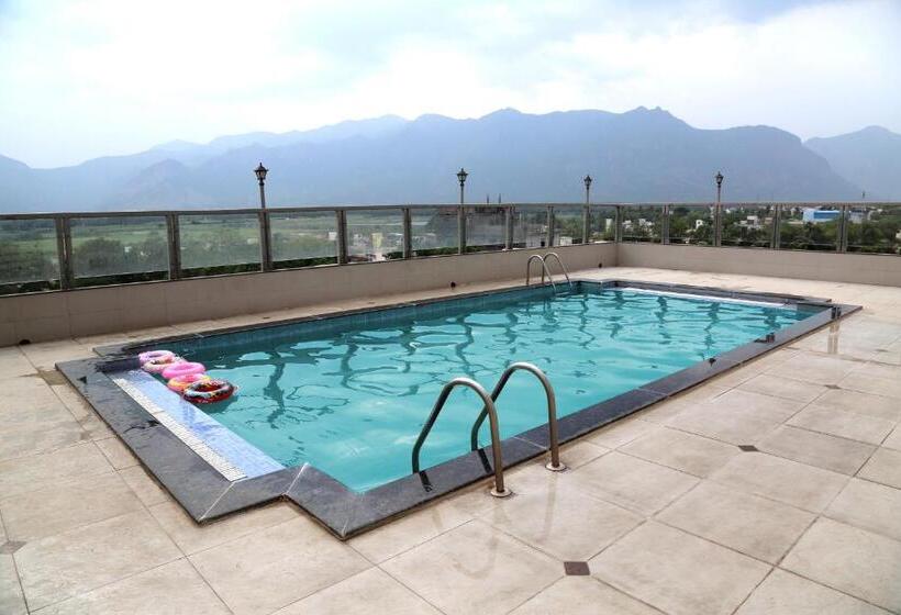 בית מלון כפרי Western Gatz