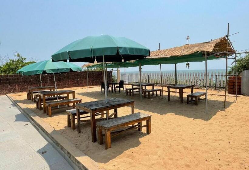 منتجع Kay's By The Sea