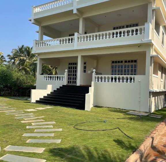 منتجع Kay's By The Sea